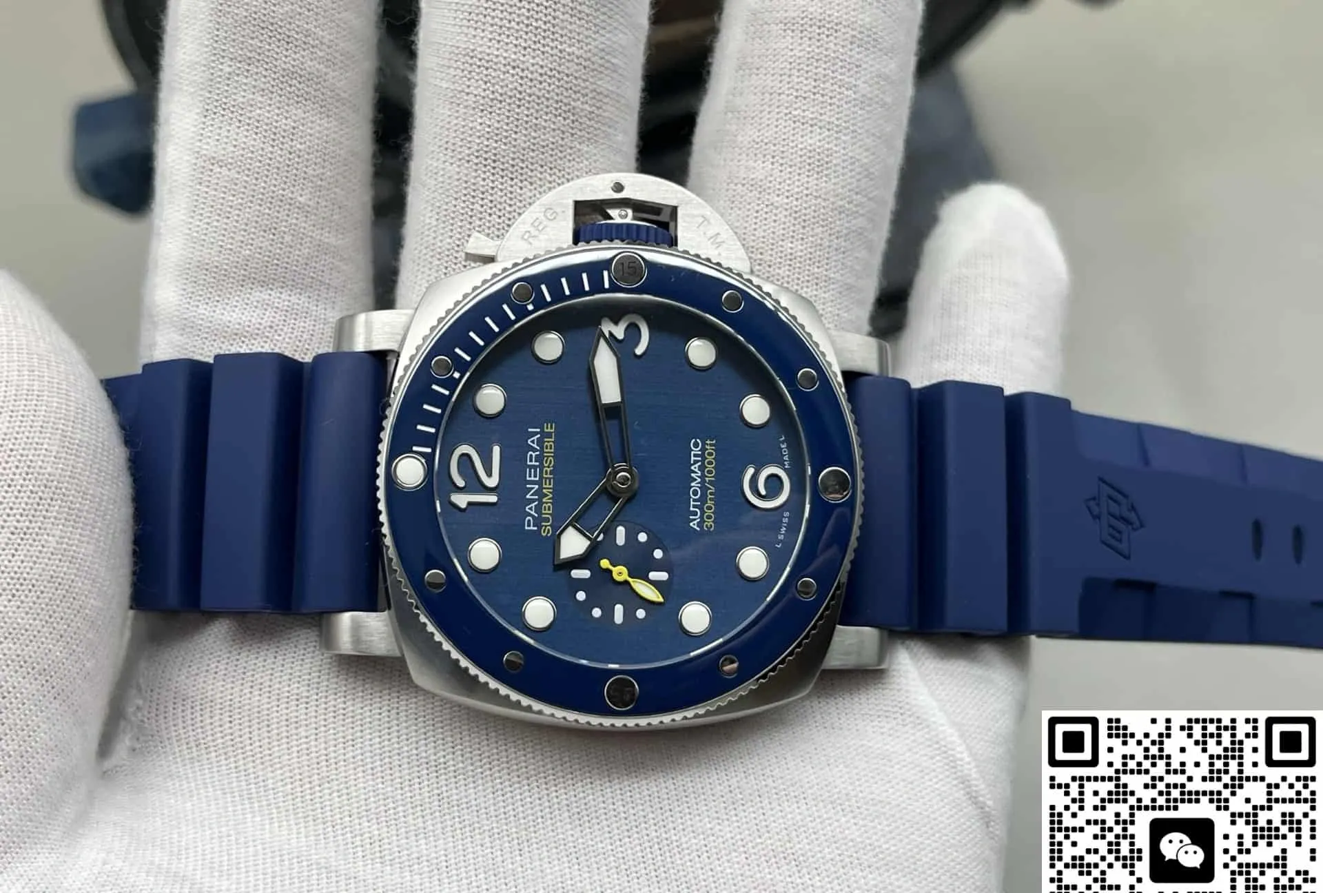 VS Factory Panerai Submersible PAM01676 1:1 Best Edition Replica Watch