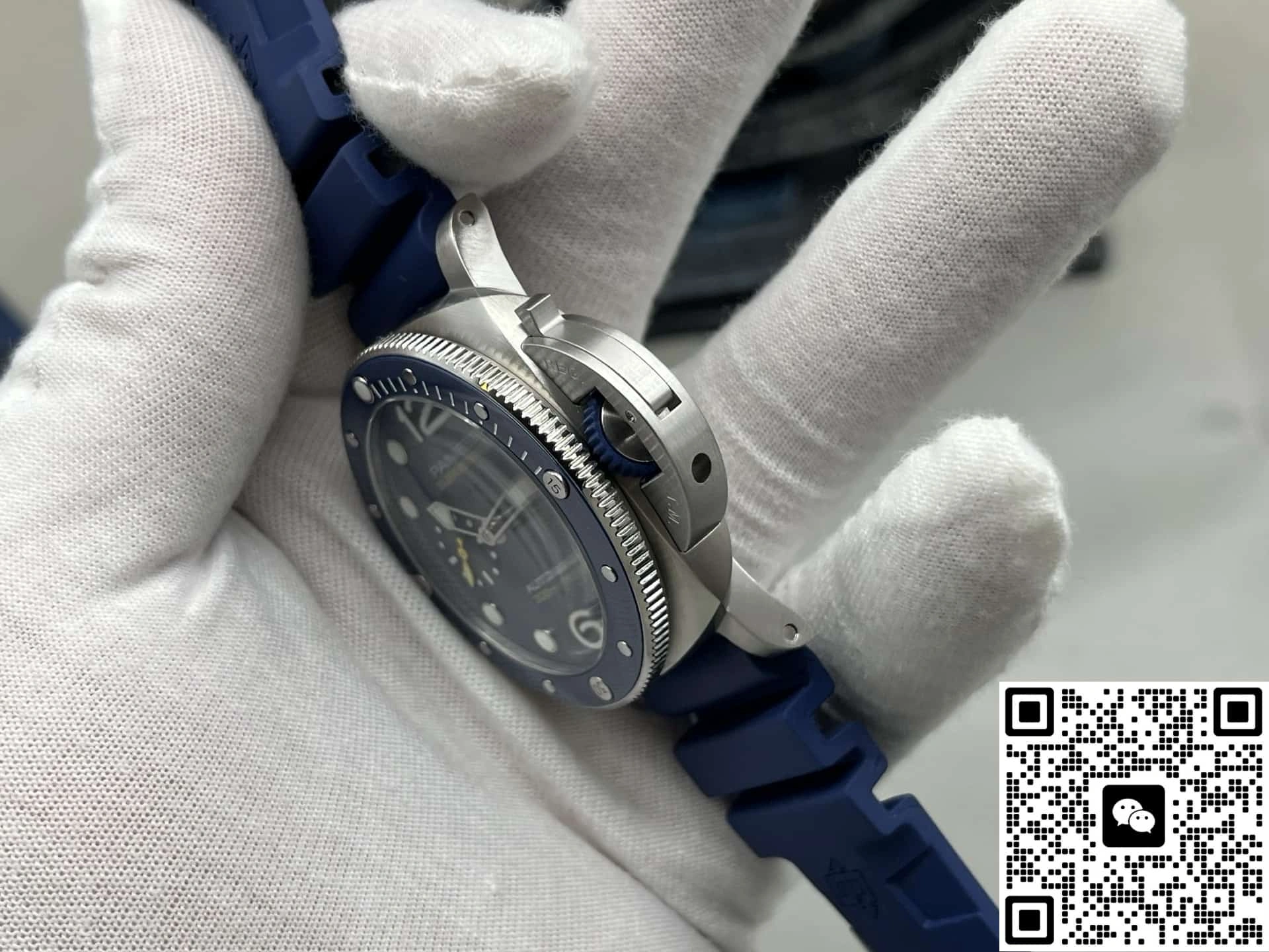 VS Factory Panerai Submersible PAM01676 1:1 Best Edition Replica Watch
