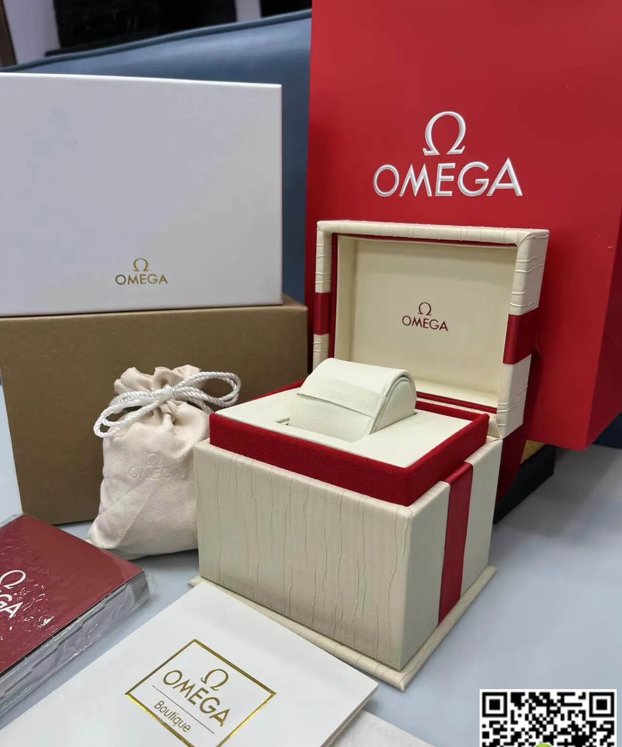 Women Omega 1:1 Best Edition Replica Watch Box