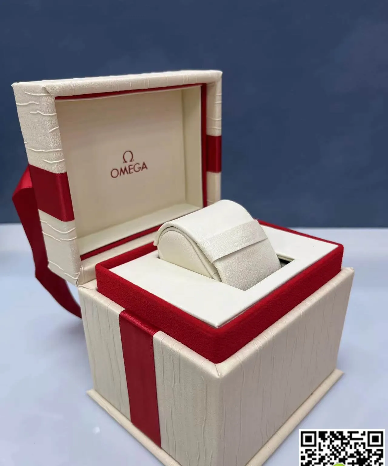 Women Omega 1:1 Best Edition Replica Watch Box
