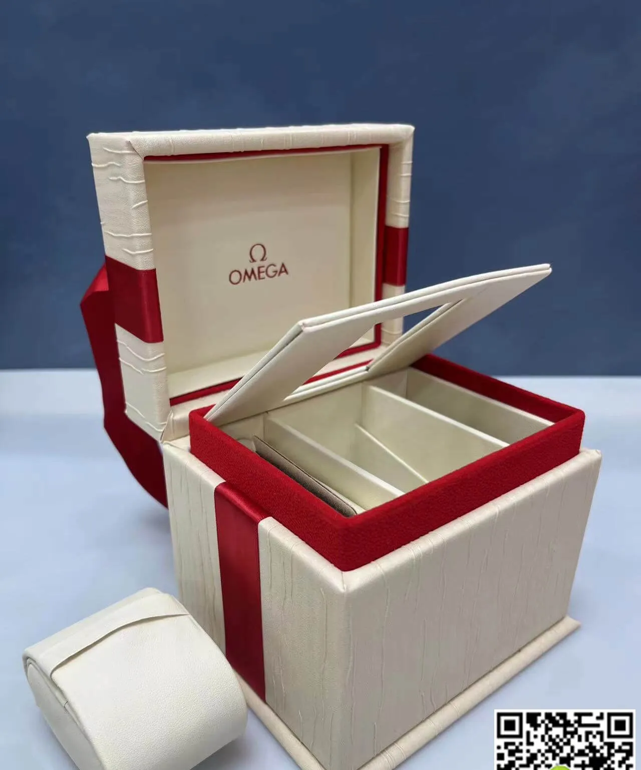 Women Omega 1:1 Best Edition Replica Watch Box
