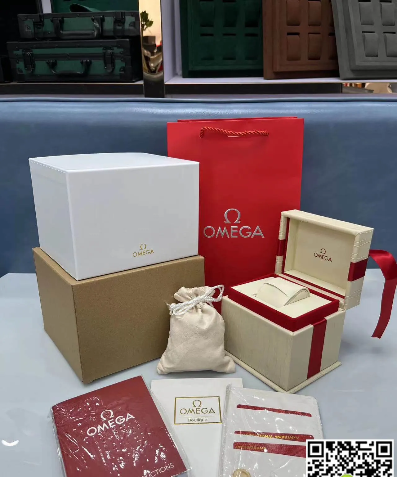 Women Omega 1:1 Best Edition Replica Watch Box