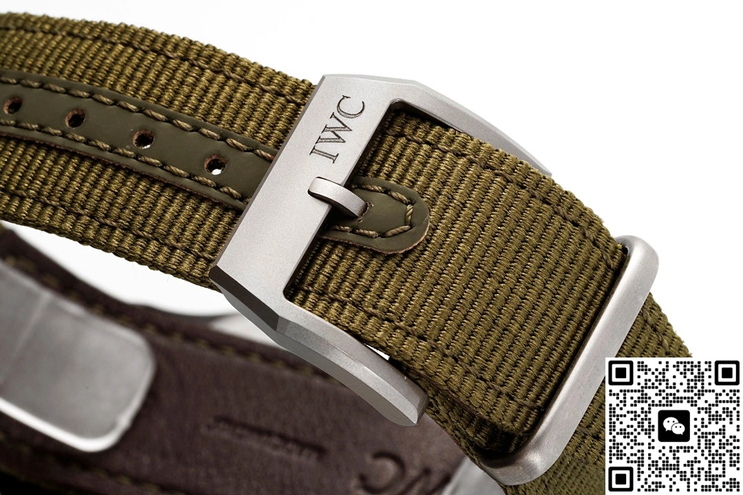 ZF Factory IWC Pilot IW324705 1:1 Best Edition Replica Watch