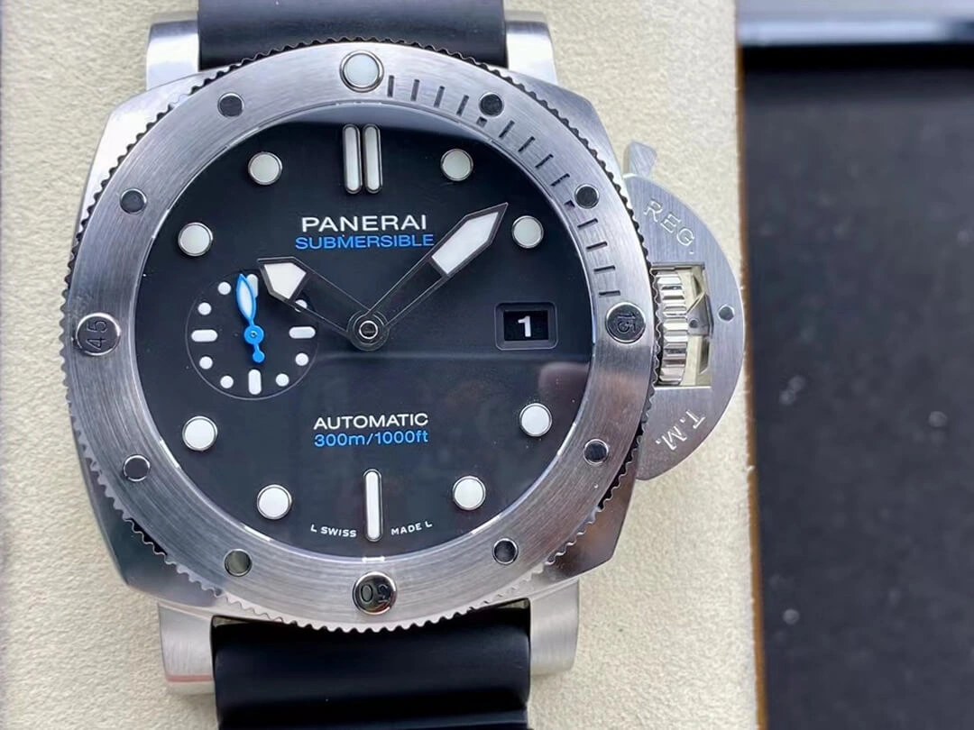 Panerai Submersible PAM01229 VS Factory 1:1 Best Edition Replica Watch Black Strap