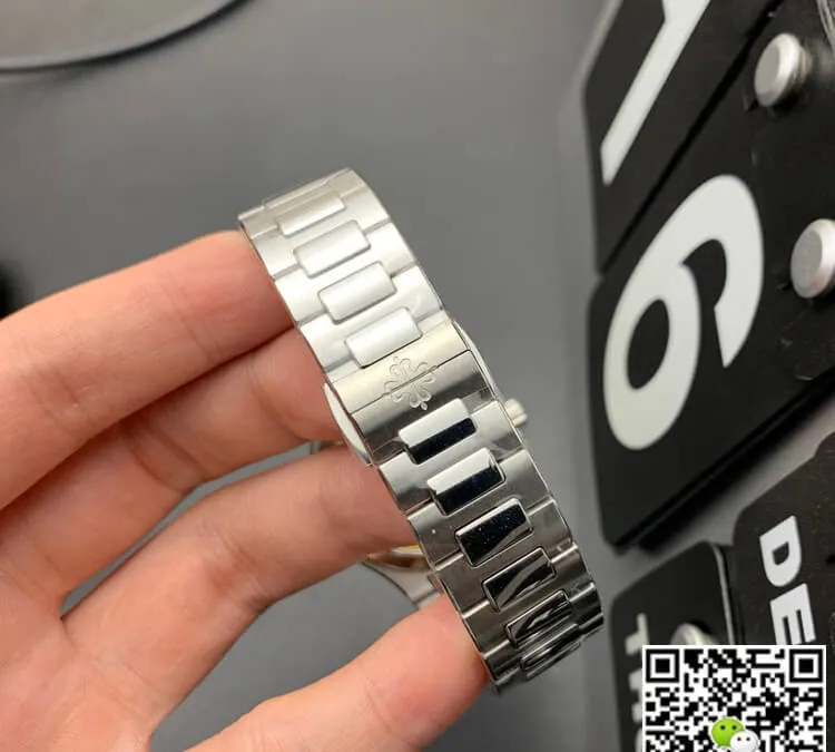 Patek Philippe Nautilus 7118 1200A-010 3K Factory 1:1 Best Edition Replica Watch Diamond-Set Bezel