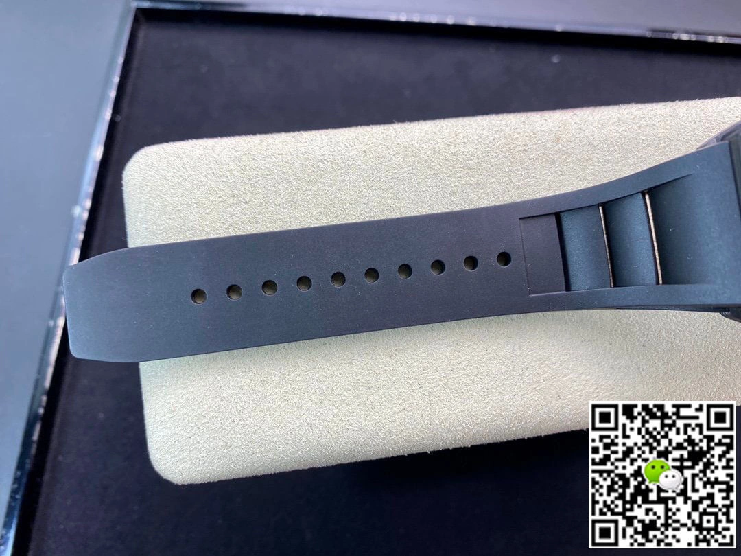 Richard Mille RM011 KV Factory 1:1 Best Edition Replica Watch Carbon Fiber Rubber Strap