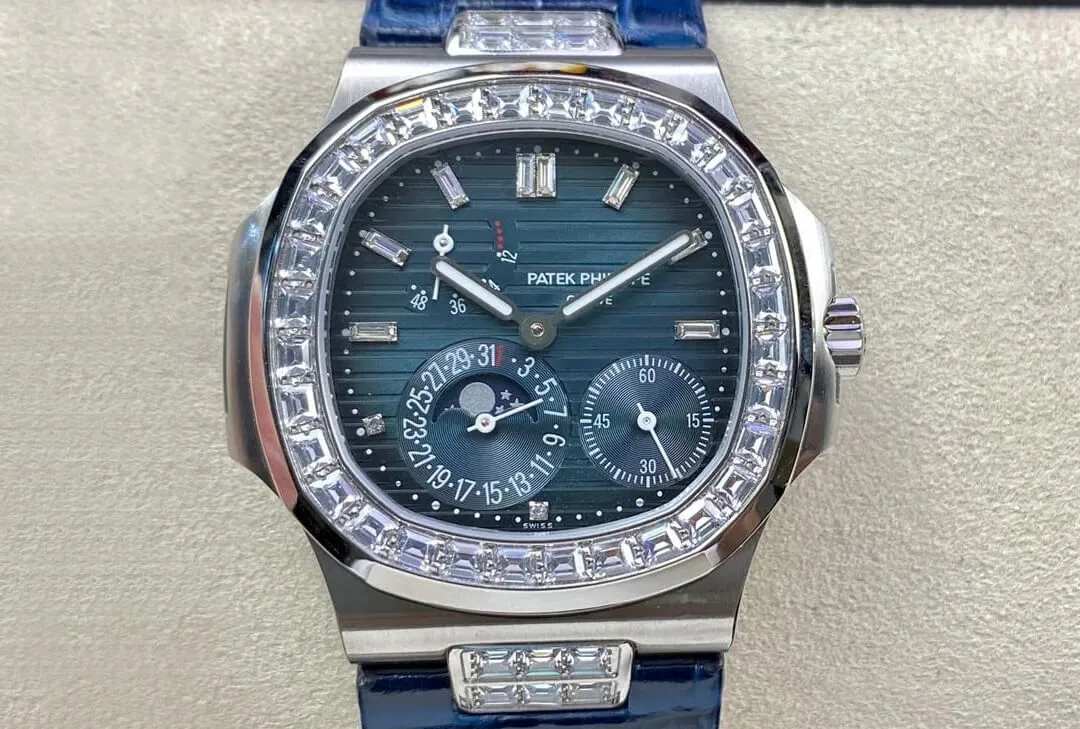 Patek Philippe Nautilus 5724G-001 GR Factory 1:1 Best Edition Replica Watch Blue Leather Strap