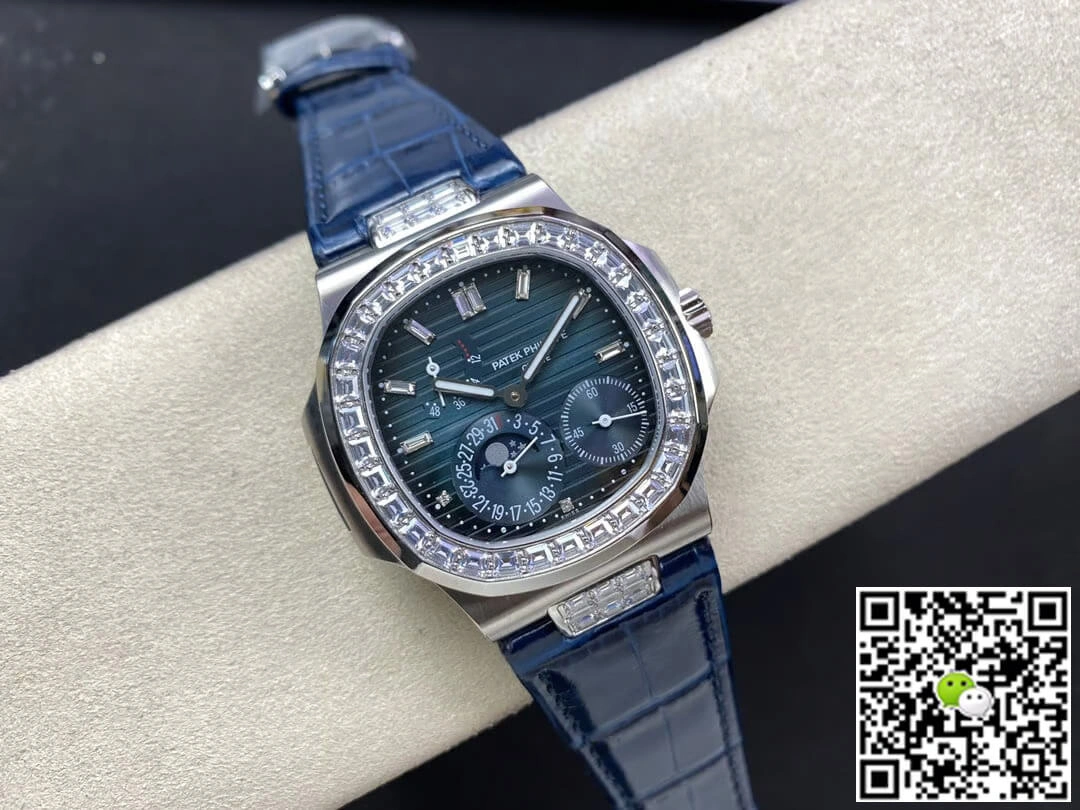 Patek Philippe Nautilus 5724G-001 GR Factory 1:1 Best Edition Replica Watch Blue Leather Strap
