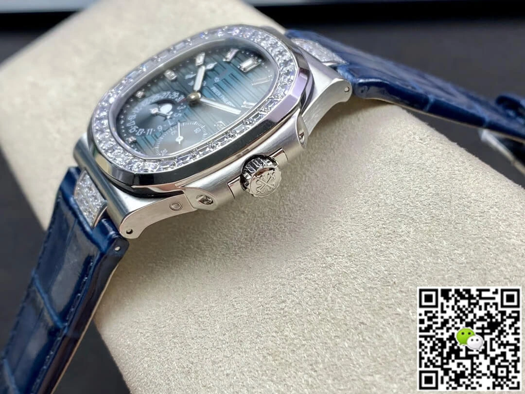 Patek Philippe Nautilus 5724G-001 GR Factory 1:1 Best Edition Replica Watch Blue Leather Strap