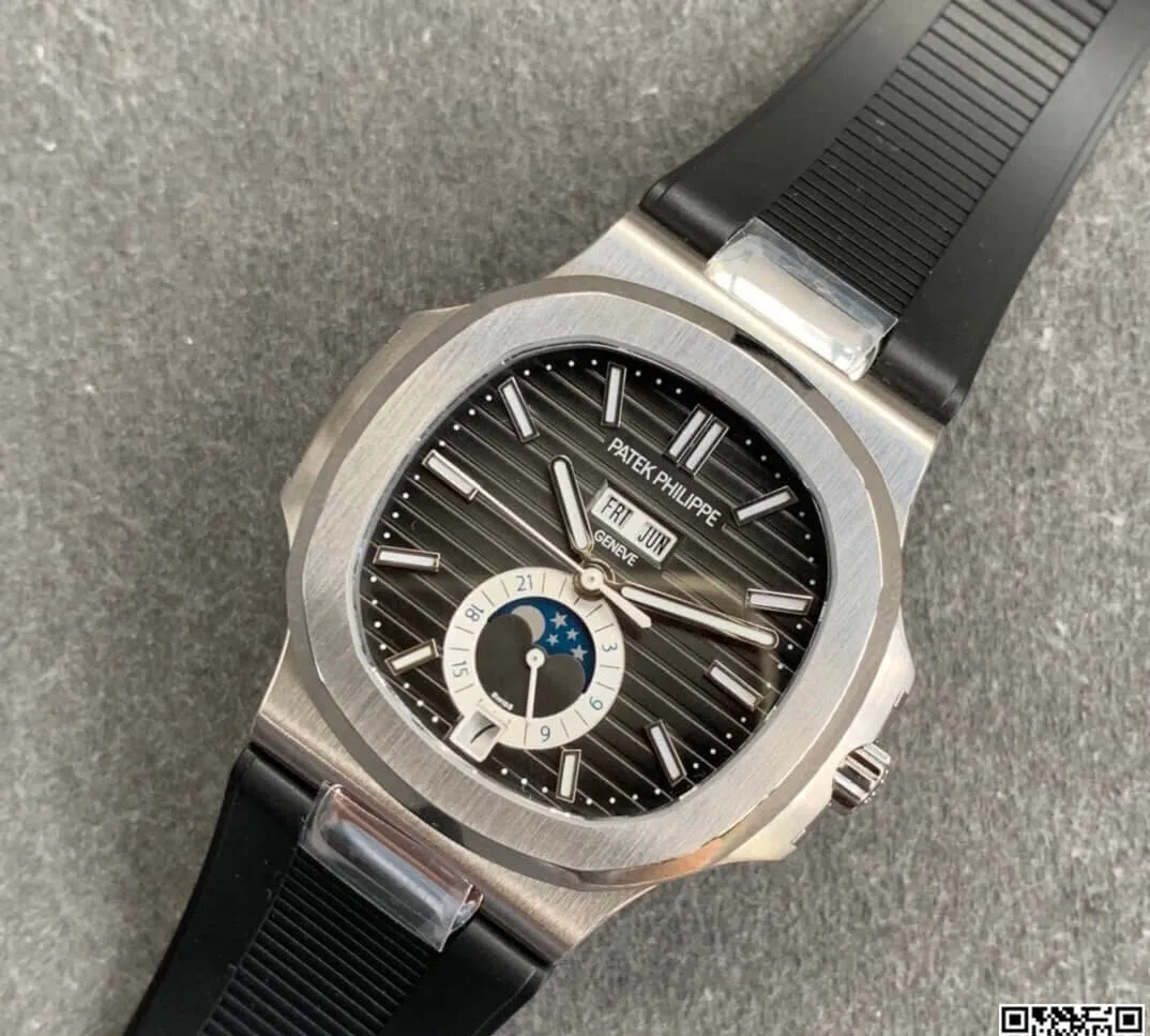 Patek Philippe Nautilus 5726 GR Factory 1:1 Best Edition Replica Watch V2 Black Dial