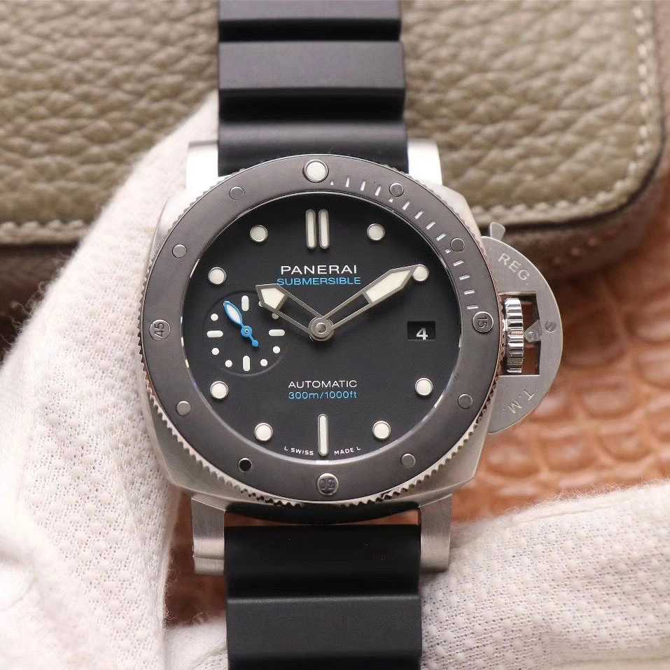 Panerai Submersible PAM00683 VS Factory 1:1 Best Edition Replica Watch Black dial Swiss P9010