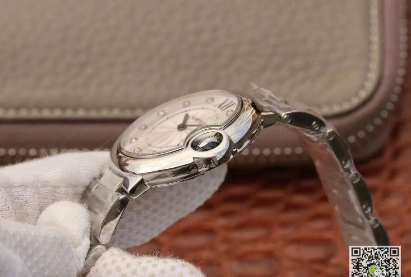 Ballon Bleu De Cartier 33mm V6 Factory 1:1 Best Edition Replica Watch Swiss Quartz ETA157 White Dial