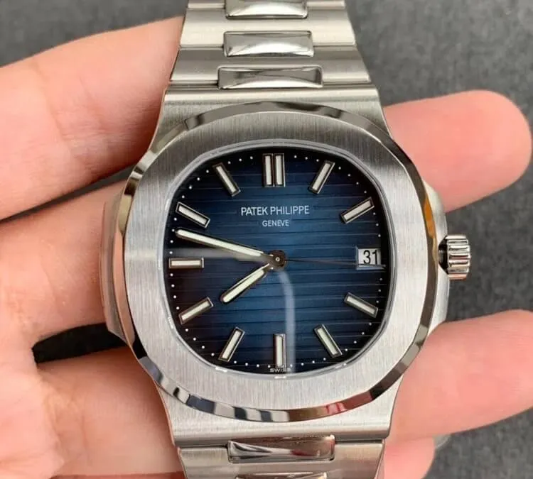 Patek Philippe Nautilus 5711 1A 010 GR Factory 1:1 Best Edition Replica Watch Silver Strap