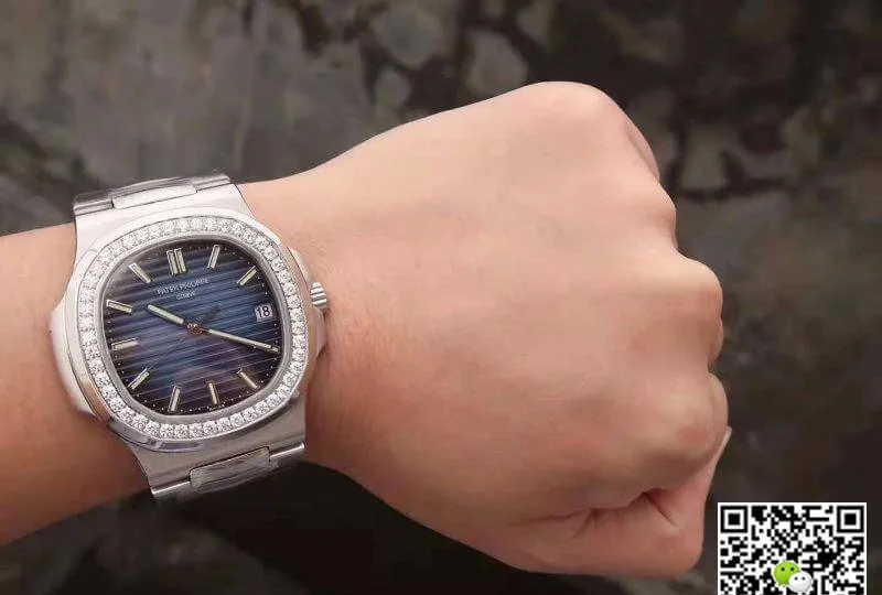 Patek Philippe Nautilus 5713 1G-010 PF Factory 1:1 Best Edition Replica Watch Swiss ETA324