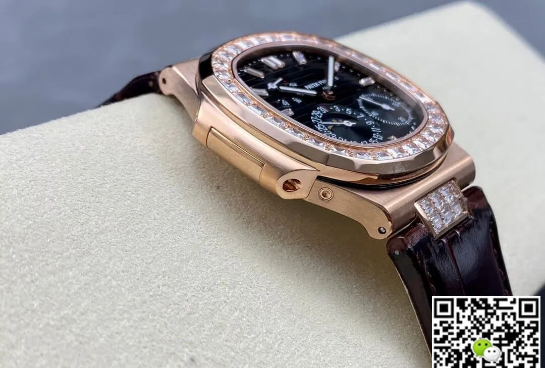 Patek Philippe Nautilus 5724R-001 GR Factory 1:1 Best Edition Replica Watch Leather Strap