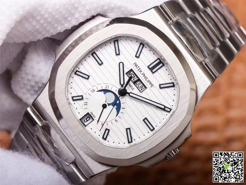 Patek Philippe Nautilus 5726 1A-010 PF Factory 1:1 Best Edition Replica Watch Silver Strap
