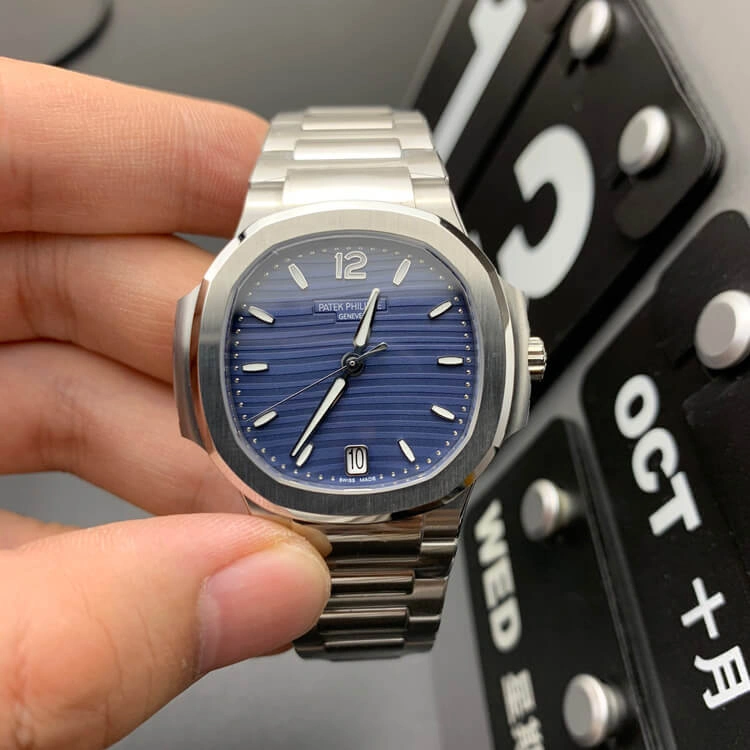 Patek Philippe Nautilus 7118 1A-001 3K Factory 1:1 Best Edition Replica Watch Silver Strap