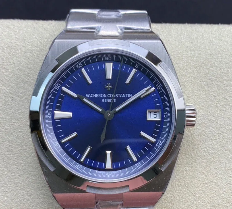 Vacheron Constantin Overseas 4500V 110A-B128 8F Factory 1:1 Best Edition Replica Watch Silver Strap