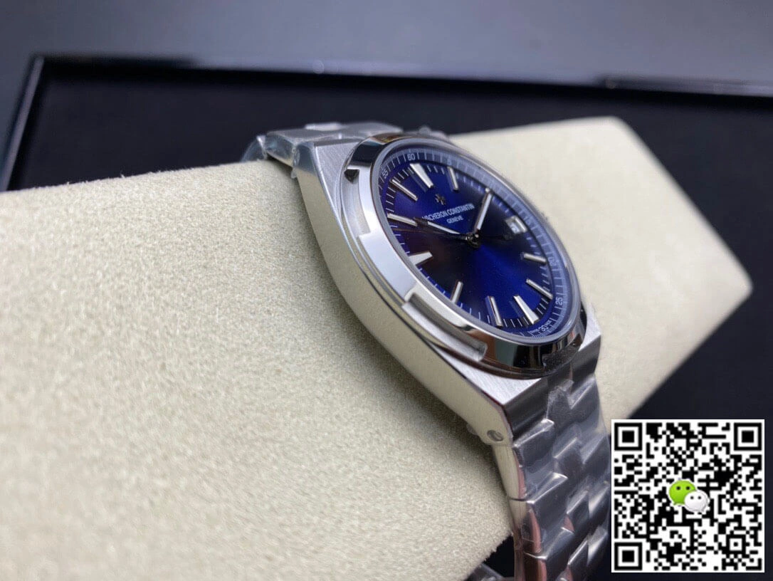 Vacheron Constantin Overseas 4500V 110A-B128 8F Factory 1:1 Best Edition Replica Watch Silver Strap
