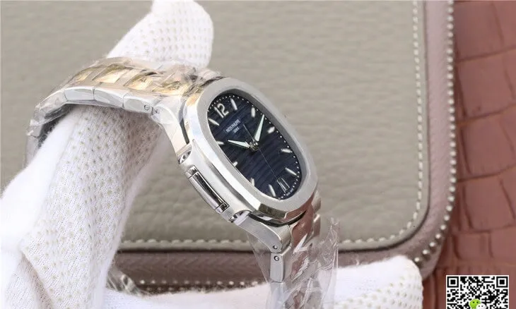 Patek Philippe Nautilus 7118 1A-001 PF Factory 1:1 Best Edition Replica Watch Titanium Case