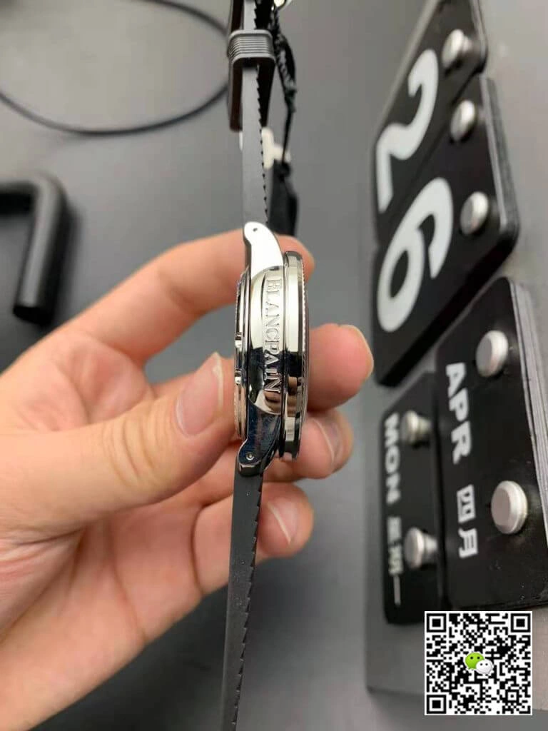Blancpain Fifty Fathoms Barakuda 5008B 1130 B52A ZF Factory 1:1 Best Edition Replica Watch Black Bezel