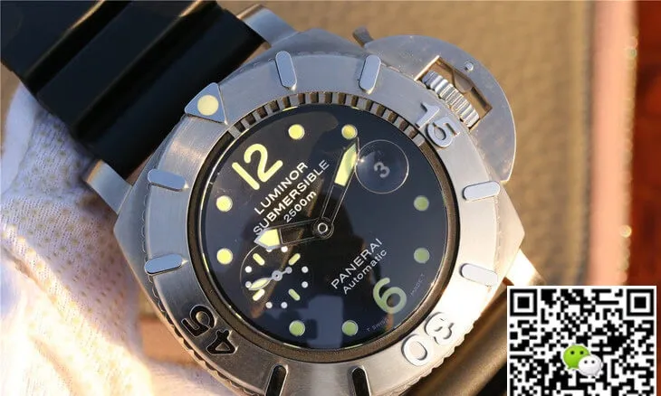 Panerai Submersible PAM 00194 VS Factory 1:1 Best Edition Replica Watch Black Strap