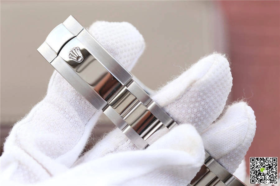 Rolex Datejust M126300-0005 EW Factory 1:1 Best Edition Replica Watch Silver Strap