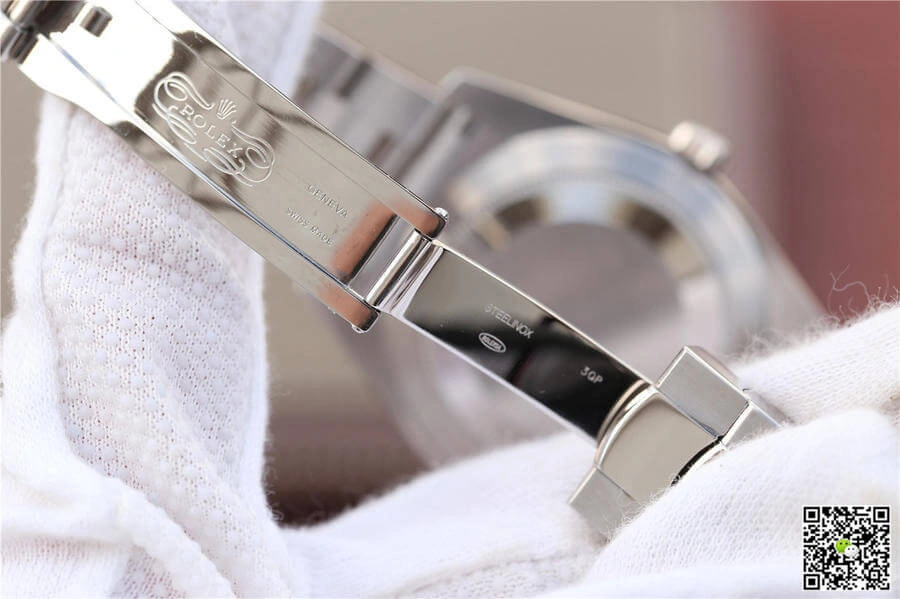 Rolex Datejust M126300-0005 EW Factory 1:1 Best Edition Replica Watch Silver Strap