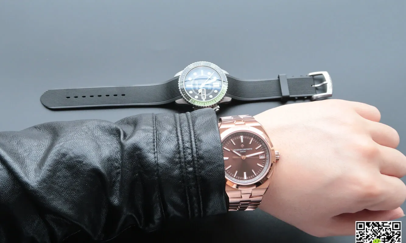 Vacheron Constantin Overseas 4500V 8F Factory 1:1 Best Edition Replica Watch Black Dial