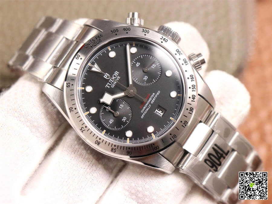 Tudor Heritage Black Bay M79350-0004 TW Factory 1:1 Best Edition Replica Watch Silver Strap