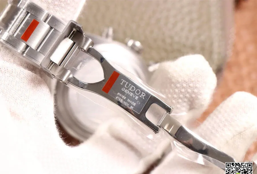 Tudor Heritage Black Bay M79350-0004 TW Factory 1:1 Best Edition Replica Watch Silver Strap
