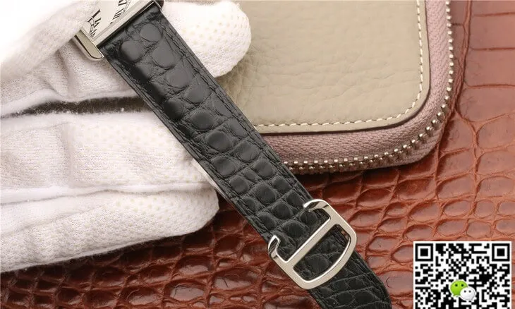 Cartier Tank W5200018 K11 Factory 1:1 Best Edition Replica Watch Black Leather Strap