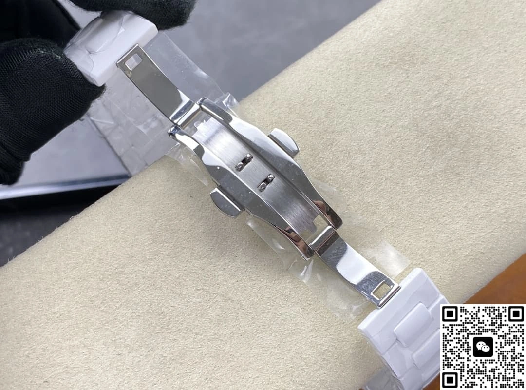 AMG Factory V2 Patek Philippe Nautilus 5711 White Ceramic 1:1 Best Edition Replica Watch