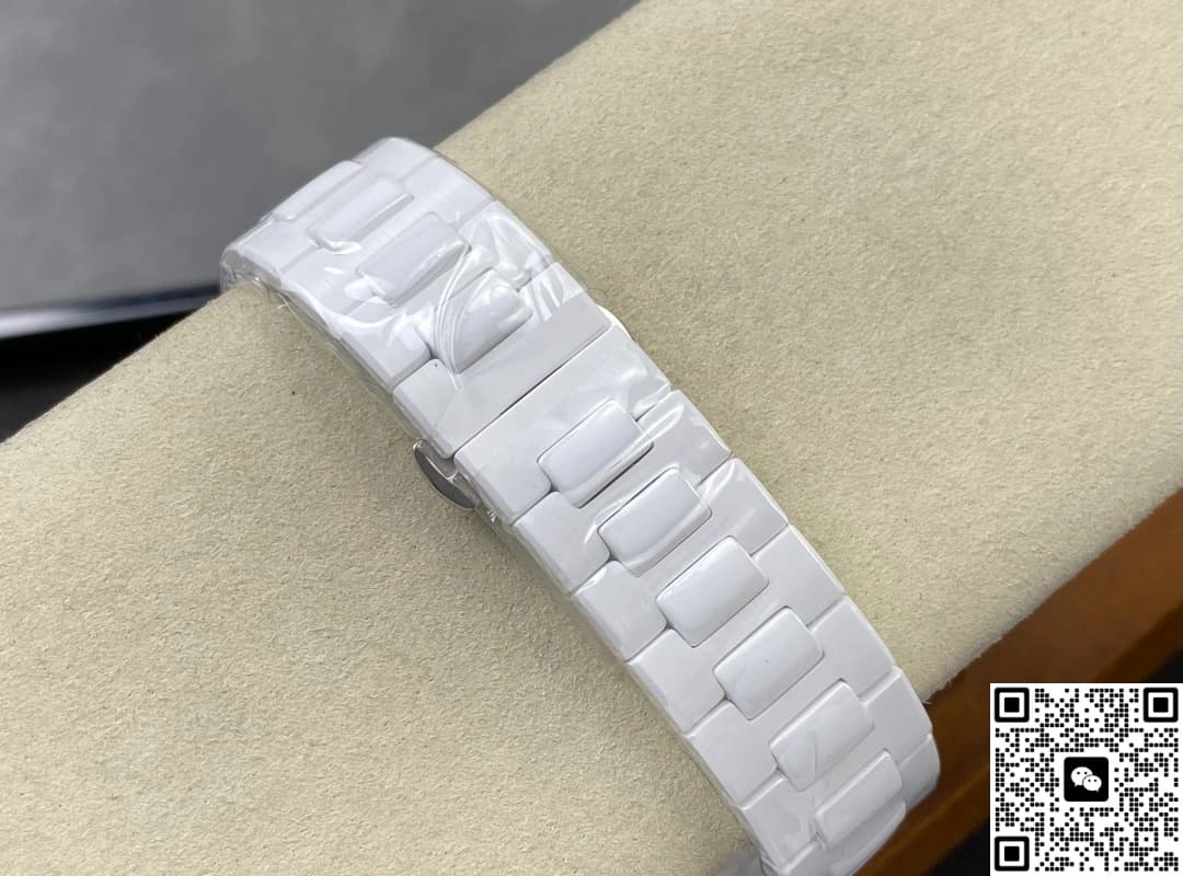 AMG Factory V2 Patek Philippe Nautilus 5711 White Ceramic 1:1 Best Edition Replica Watch