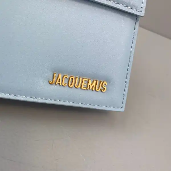 JACQUEMUS Le grand Chiquito