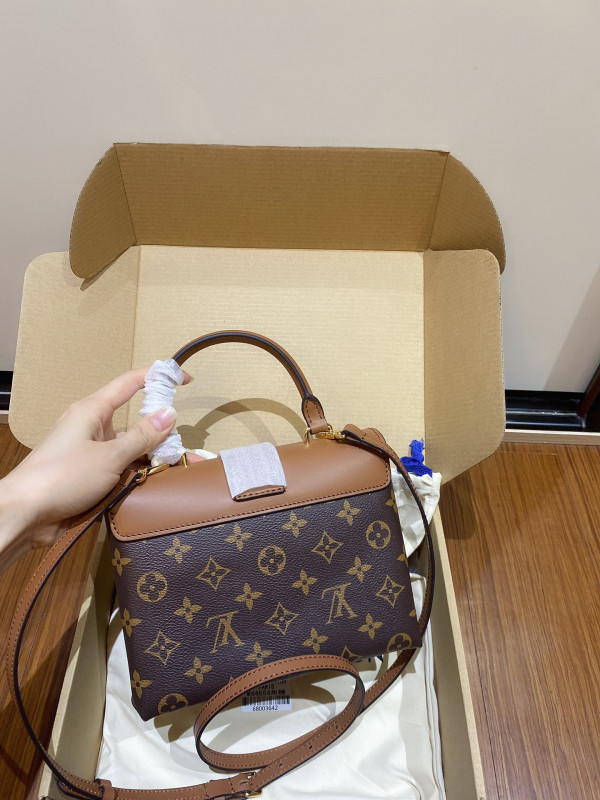 HOT SALE LOUIS VUITTON LOCKY BB