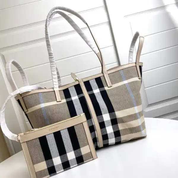 Bagsoffer BURBERRY Beach Tote