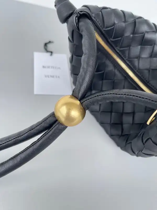 BOTTEGA VENETA Turn