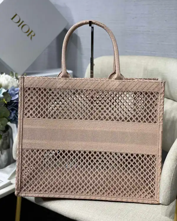 Affordable Large Diro Book Tote-42*35*18.5cm