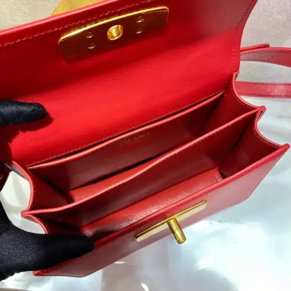 Bagsoffer PRADA Symbole bag