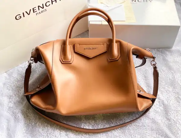 Yupoo bagsoffer GIENVCHY ANTIGONA SOFT