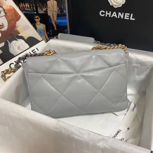 CHANEL 19 FLAP BAG