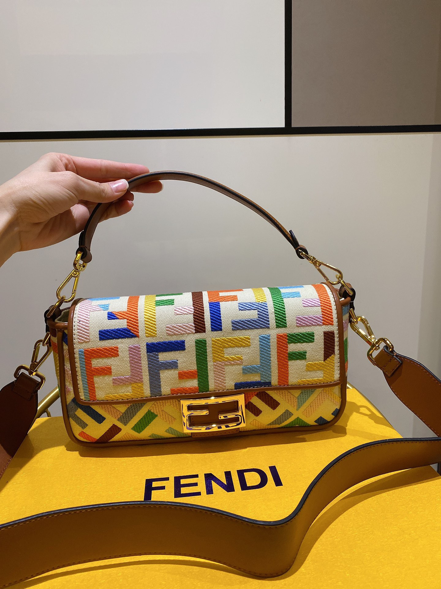 HOT SALE FENDI BAGUETTE