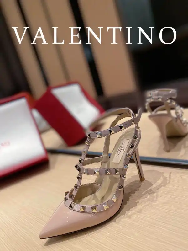 Bagsoffer VALENTINO ROCKSTUD SANDAL