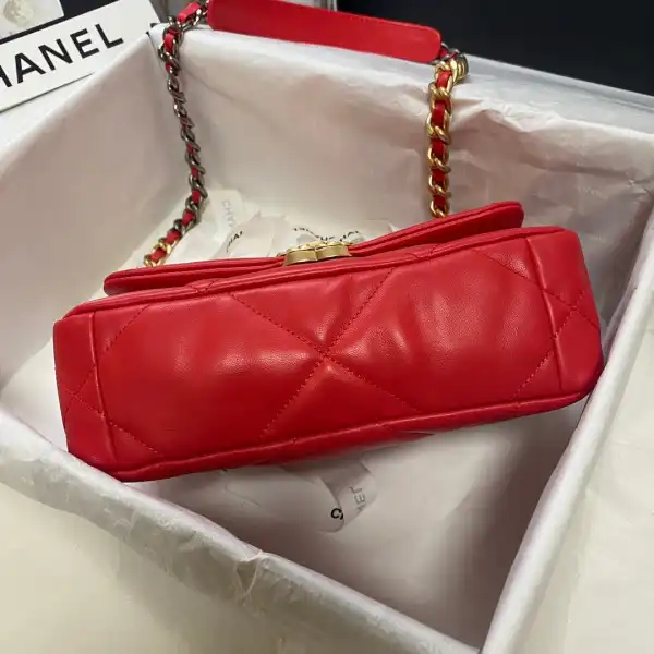 CHANEL 19 FLAP BAG