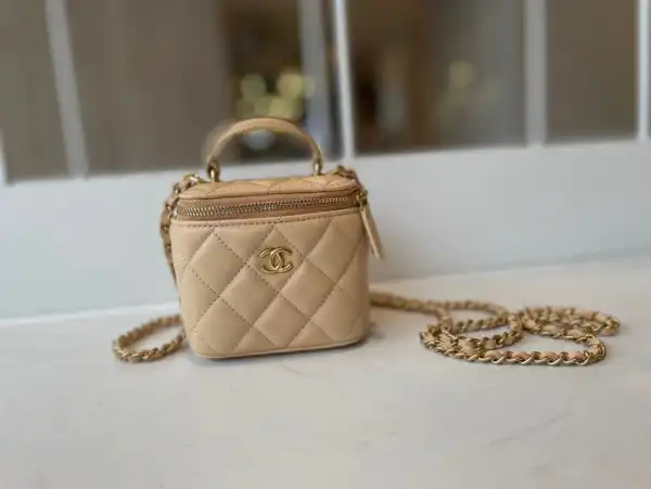 CHANEL VANITY CASE