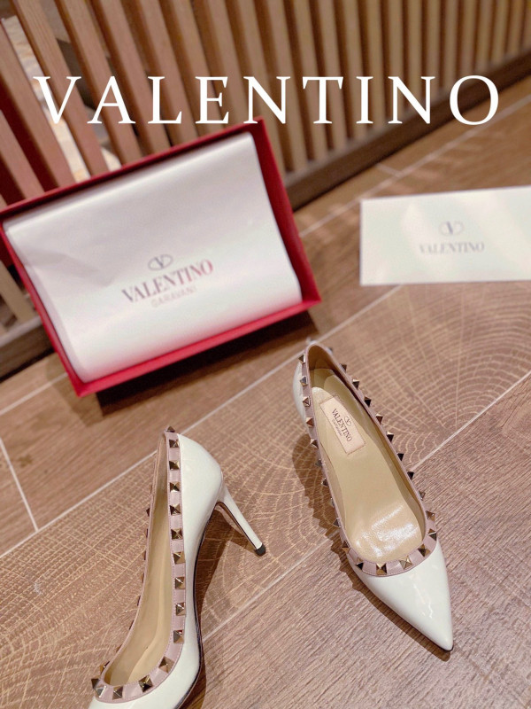 HOT SALE VALENTINO ROCKSTUD HIGH HEELS