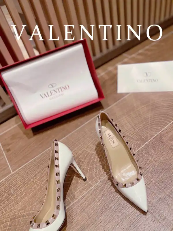 Bagsoffer VALENTINO ROCKSTUD HIGH HEELS