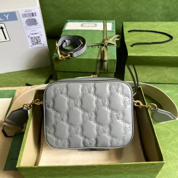 Frstbag ru Gucci GG matelassé leather shoulder bag