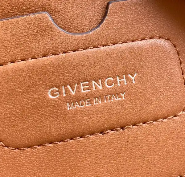 GIENVCHY ANTIGONA SOFT